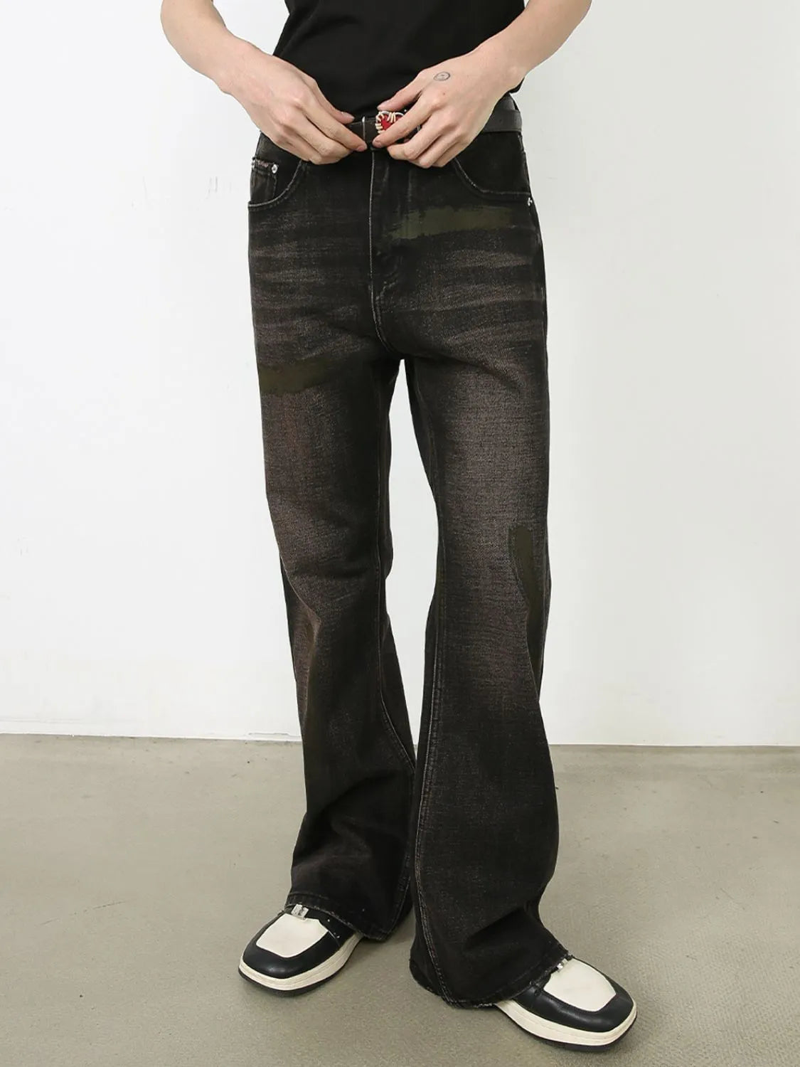 Men's Mid Rise Jeans with Pockets - Codrington Expressions