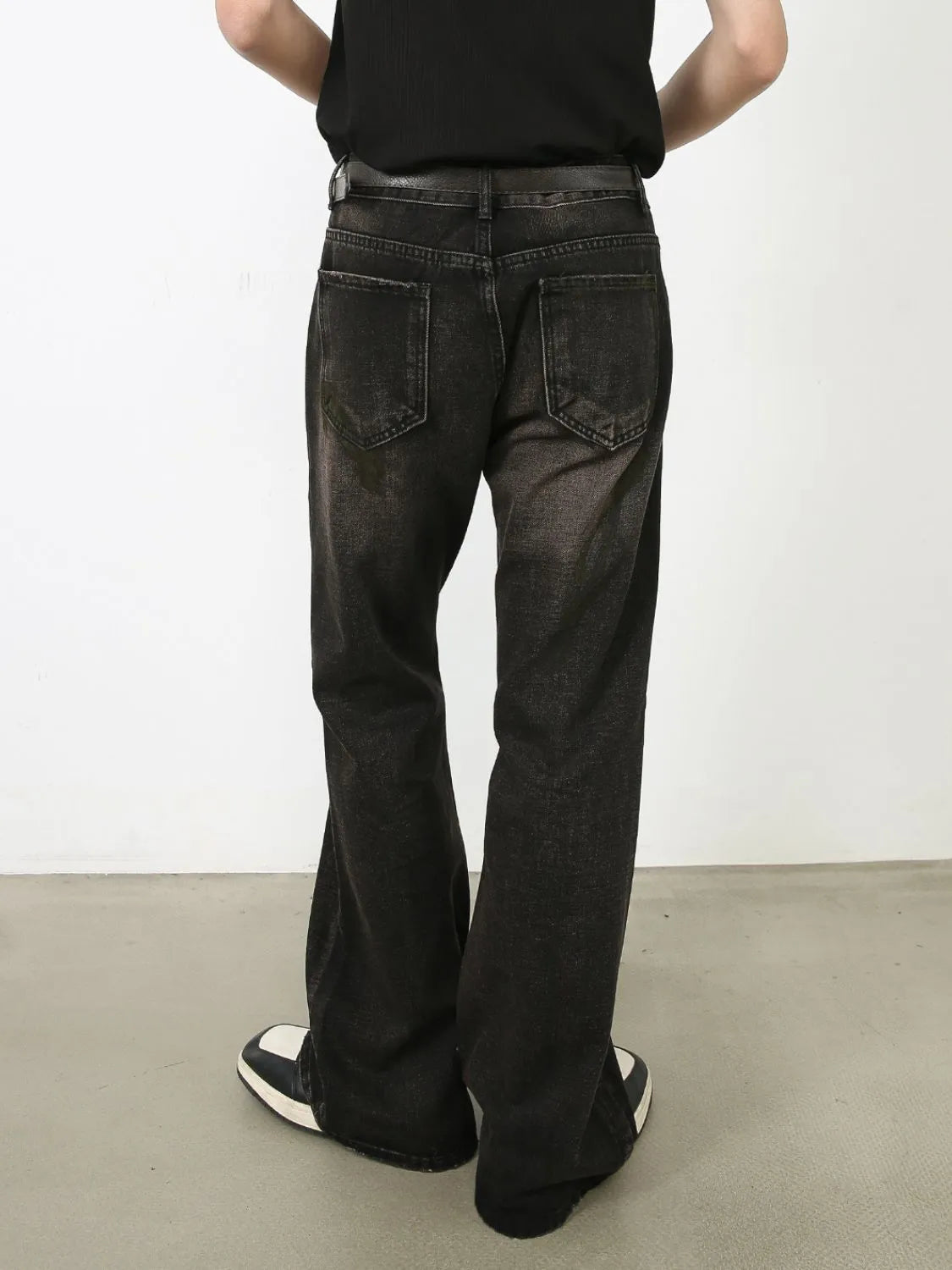 Men's Mid Rise Jeans with Pockets - Codrington Expressions
