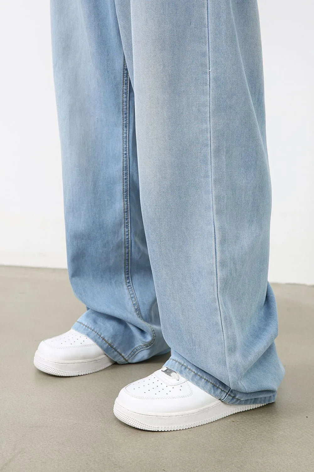 Men's Wide Leg Jeans with Pockets - Codrington Expressions 